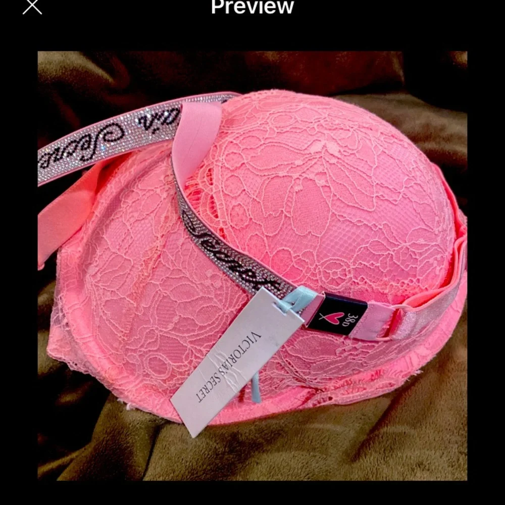 Victoria Secret - Picture 2 of 2